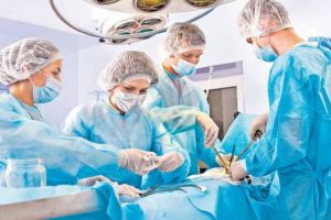 Sporurile, mărul discordiei dintre doctori şi asistenţi