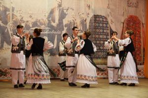 Romania 100. Concursuri inedite, expozitii si spectacole, in cadrul Festivalului ”Lada cu zestre”