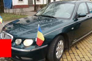 FOTO. Trei maşini cu drapelul României s-au plimbat pe lângă statuia lui Szecheny