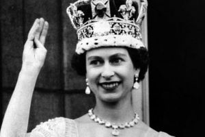 Marea Britanie este GATA pentru Al Treilea RĂZBOI MONDIAL. Discursul STRICT-SECRET al Reginei înaintea LUPTEI FINALE