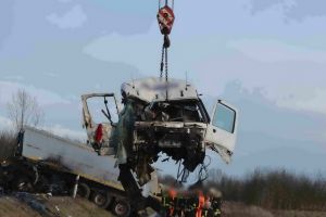 Imagini devastatoare de la accidentul cu două TIR-uri din Ungaria. Unul dintre şoferi e din Bihor! (FOTO / VIDEO)
