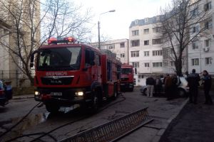 Incendiu la un bloc în Port