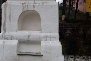 Dosar penal după vandalizarea Fântânii lui Manole