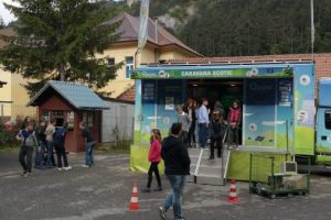 Campania „Staţia de Reciclare” a luat startul în judeţ. Hunedorenii, informaţi despre colectarea deşeurilor