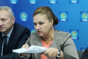 Liberalii hunedoreni acoperă incompatibilitatea senatorului Carmen Hărău