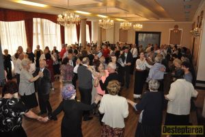 Pensionarii au petrecut în Luna Mărţişorului