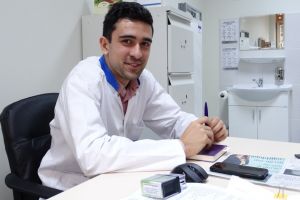 Judeţul Bacău are cel mai tânăr manager de spital în funcţie din România. În Comăneşti.