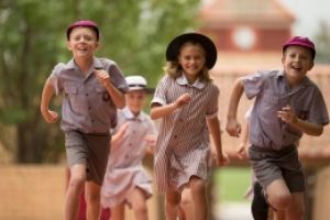 Ultimele zile de înscrieri în concursul Mirunette Language Competition!  Câştigă 2 Tabere de Engleză gratuite în Anglia