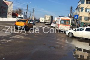 Imagini de la eveniment. Accident rutier in Constanta, pe bulevardul Aurel Vlaicu. Un pieton a fost ranit (galerie foto)
