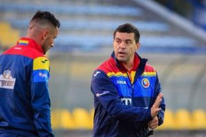 Contra aduce un antrenor experimentat la naţională. „E mai mult un mod prin care să-i dau o mână de ajutor lui Cosmin”