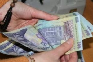 PRIME DE PAŞTE pentru angajaţii din România. Se dau bonusuri în bani, tichete valorice, coşuri cu mâncare sau vacanţe