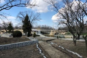 Parcul Alpinet inca asteapta primavara. Ar mai fi 60 de zile de lucru pe santier