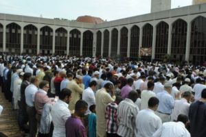 Încotro Regatul Unit? Londra ÎNCHIDE  500 de biserici şi DESCHIDE 432 de noi moschei