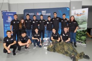 FOTO. Elevii Colegiului Militar ”Mihai Viteazul” din Alba Iulia participă la faza naţională a concursului de robotică