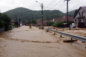 Bihorul, sub cod portocaliu de inundaţii şi cod galben de ploi