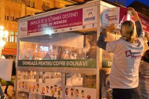 Academia Mamicilor strange doua tone de monede, in centrul Timisoarei, pentru copiii bolnavi