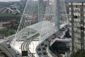 INCREDIBIL. Inaugurat în urmă cu şapte ani, Pasajul Basarab are o mare problemă