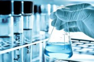 Flashmob al biologilor si chimistilor maramureseni, in fata sediului PSD din Baia Mare