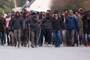 Români IMPLICAȚI în traficul cu MIGRANȚI arestaţi de poliţia britanică