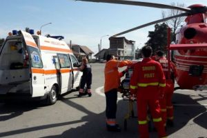 Copil trimis cu elicopterul la Bucureşti