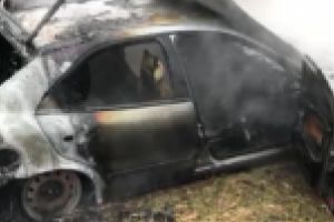 Maşină în flăcări pe drumul spre Lupac!