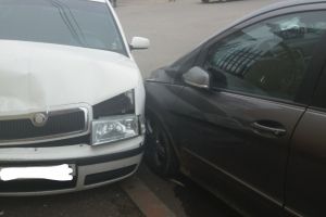 Constanta. Accident rutier pe strada Liliacului. Trei masini implicate. O persoana ranita