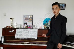 La 15 ani, Eduard Camen, invitat pe scena Ateneului Român