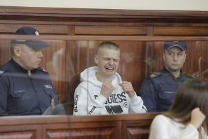 VIDEO FOTO A stat 18 ani în închisoare deşi era nevinovat. A izbucnit în plâns la eliberare