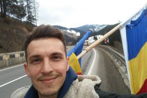 Cu ce va ajunge Steagul Unirii la Chişinău după ce încă un bistriţean a abandonat marşul (FOTO)