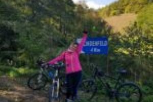 La Caransebeş se deschide sezonul de cicloturism. „Flori cu fete pe biciclete“