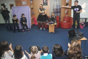 „Teatru – Vise pe hârtii pentru suflete zglobii”, o carte despre copilărie, adevăr, iubire şi fericire