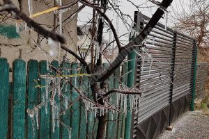 DÂMBOVIȚA:  Fenomenul “Freezing rain” a încremenit judeţul – VIDEO