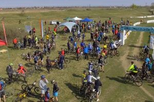 Curse pentru ciclisti si alergatori, la 10 kilometri de Timisoara. Peste 300 de concurenti la start