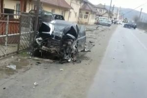 UPDATE VIDEO FOTO – Accident cu cinci maşini avariate la Șeica Mică. O şoferiţă rănită