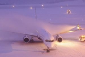 Întârzieri de aproape două ore pe Aeroportul Otopeni, însă nicio cursă nu este anulată