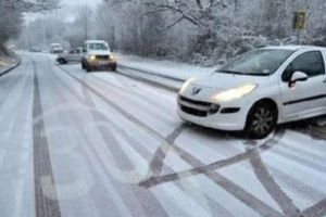 Atenţie la polei! Echipaţi-vă maşina pentru condiţii de iarnă