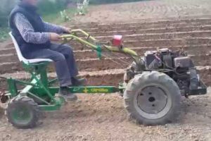 Intervenţie a pompierilor la Bragadiru – un bărbat şi-a prins piciorul în cuţitele motocultorului