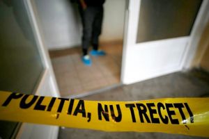 Barbat descoperit spanzurat in casa in care locuia singur, in Timis