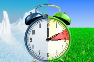 Şi totuşi, trecem la ora de vară! Când vom renunţa la această practică