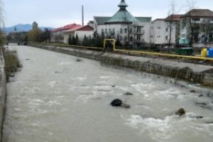 Baia Mare: Un barbat a cazut in raul Sasar