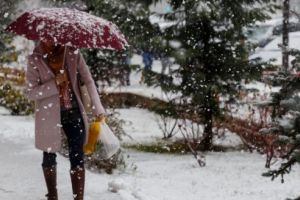 Iarna s-a „mutat” în martie. Cod galben de vreme rea până marţi după-amiază