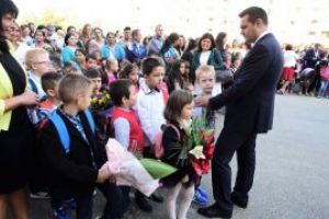 Din suflet, pentru tineri. Minciunile lui Chereches au fentat ONG-urile cu doua milioane euro