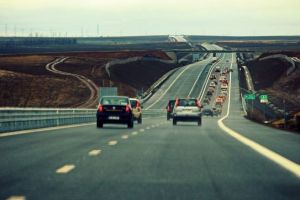 Record după record de viteză, pe autostrăzile din România. 218 km/h, cea mai mare viteză înregistrată săptămâna trecută, pe Sibiu-Deva