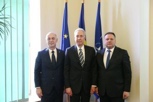 O întrebare cu mai multe răspunsuri – DE CINE SE TEME AMBASADORUL AMERICAN?!…