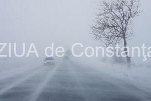 Imagini LIVE: Cum se circula in judetul Constanta. Ninge ca in plina iarna! 