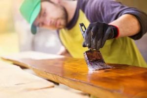 Ce se intelege prin lacuire lemn si care sunt beneficiile utilizarii unor produse de calitate? 