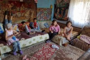 E timpul să dăruim copilăria! Haideţi să facem fericiţi de Paşti şi micuţii proveniţi din familii defavorizate!