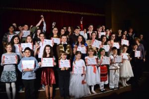 Elevi, la a V-a ediţie a unui minunat concurs de teatru. „Art Buftea” şi laurii succesului, la scenă deschisă