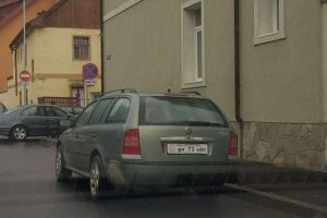 Conducea o maşină neînmatriculată şi fără acte pentru că nu este de acord să aibă un CNP