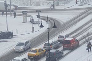 Alertă de vreme deosebit de rece – Precipitaţii însemnate şi polei în aproape toată ţara